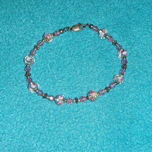 HANDMADE 6 1/2" CLASP BRACELET WITH BEADS WITH PINK ROSES INSIDE & SILVER BEADS